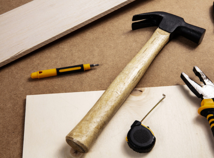 Quels sont les outils essentiels pour débuter en bricolage ?
